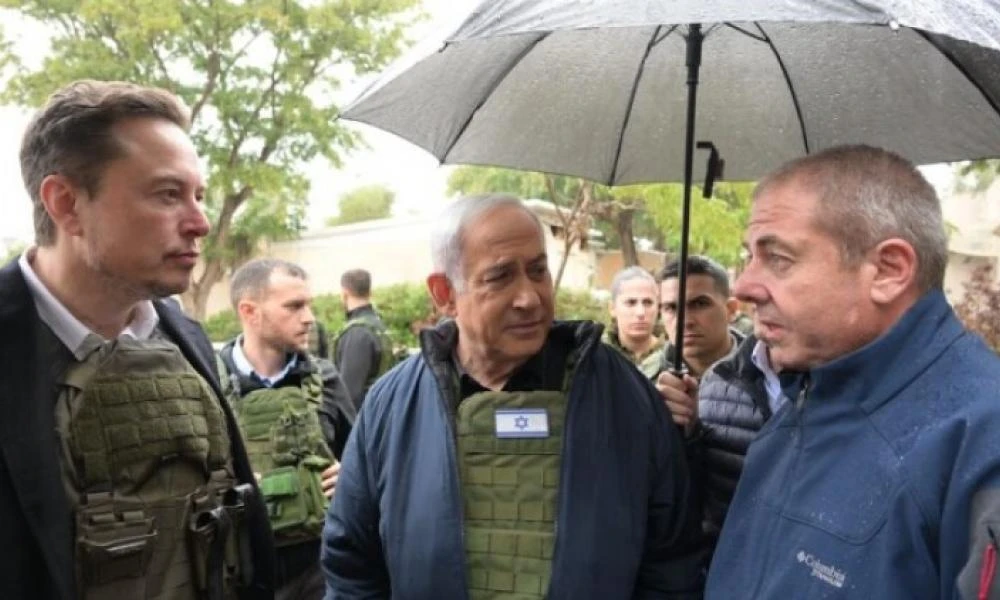Ισραήλ: Ο Μασκ επισκέφτηκε κατεστραμμένο κιμπούτζ μαζί με τον Νετανιάχου